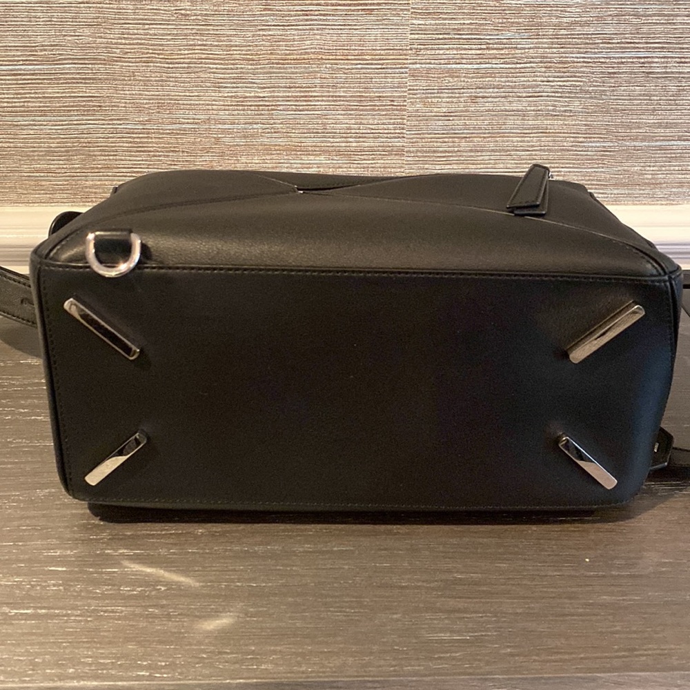 Loewe Black Puzzle Leather Crossbody Bag - Picture 11 of 14